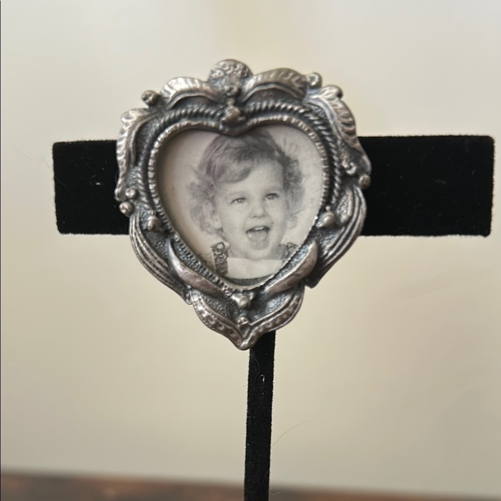 Vintage Cameo Brooch